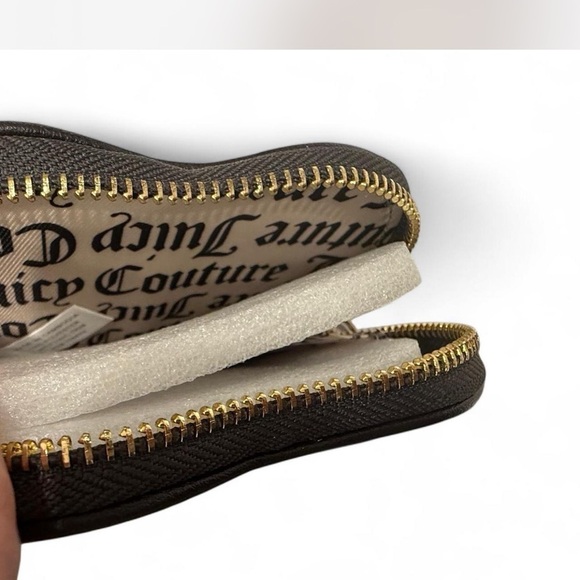 Juicy Couture Wristlet Black Patent Faux Leather Heart Coin Pouch Wallet - Picture 4 of 4